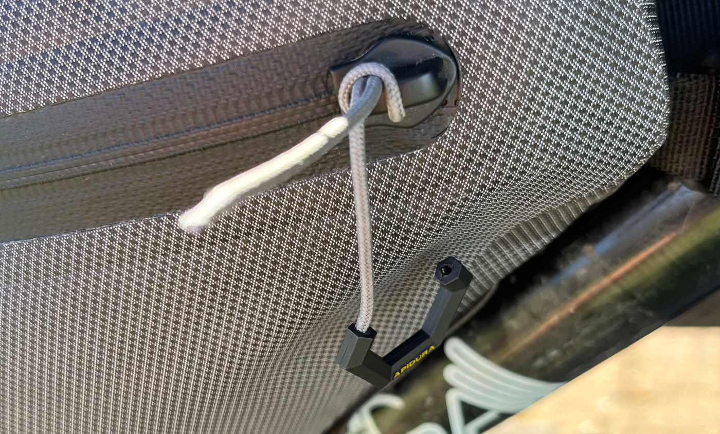 apidura-zipper-puller-defective.jpg